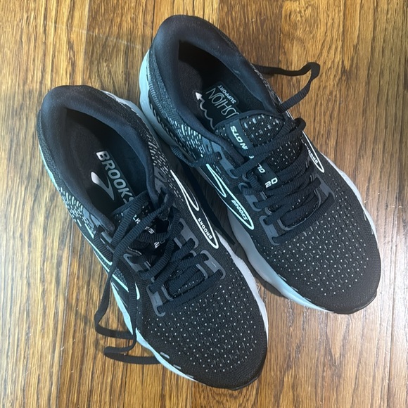 Brooks women’s shoes new without tags - Picture 5 of 6